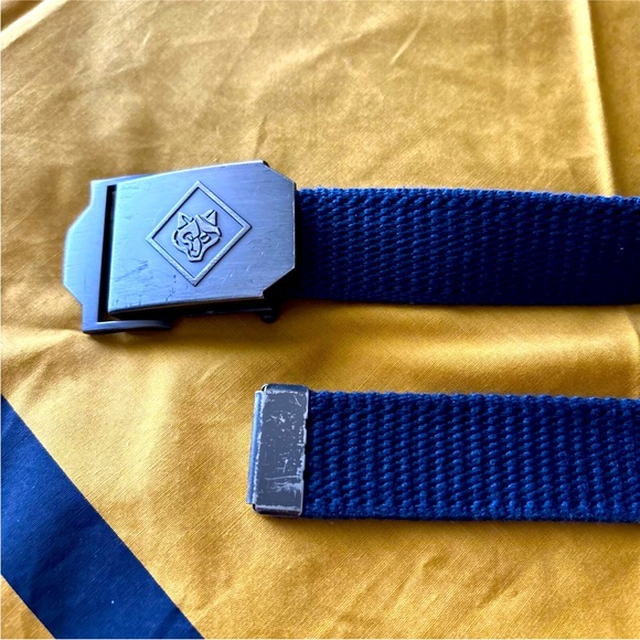 Cub Scouts Wolf Kerchief, Belt and Socks - Picture 2 of 5